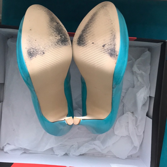 Beautiful Guess Light Blue Stiletto Heels - Picture 3 of 6
